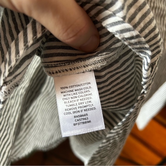 Button Up - Picture 4 of 4